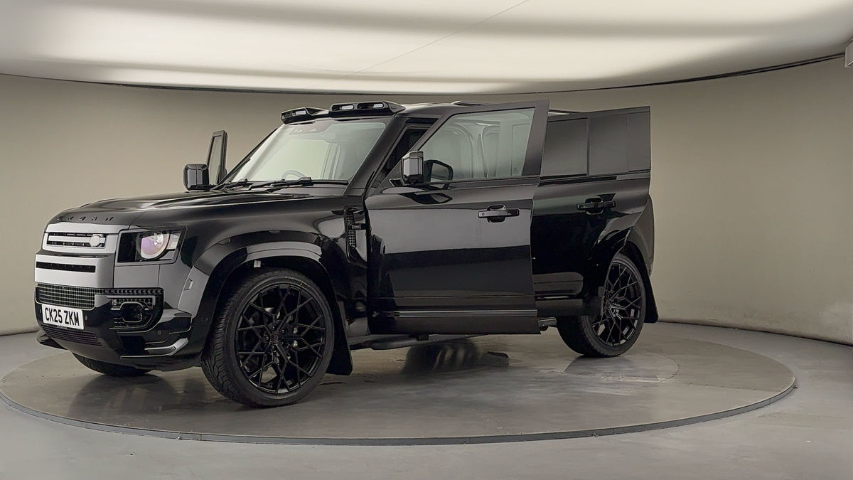 Land Rover Defender 110 Urban Image 22