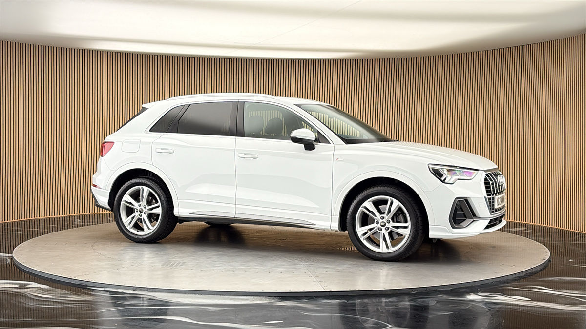More views of Audi Q3