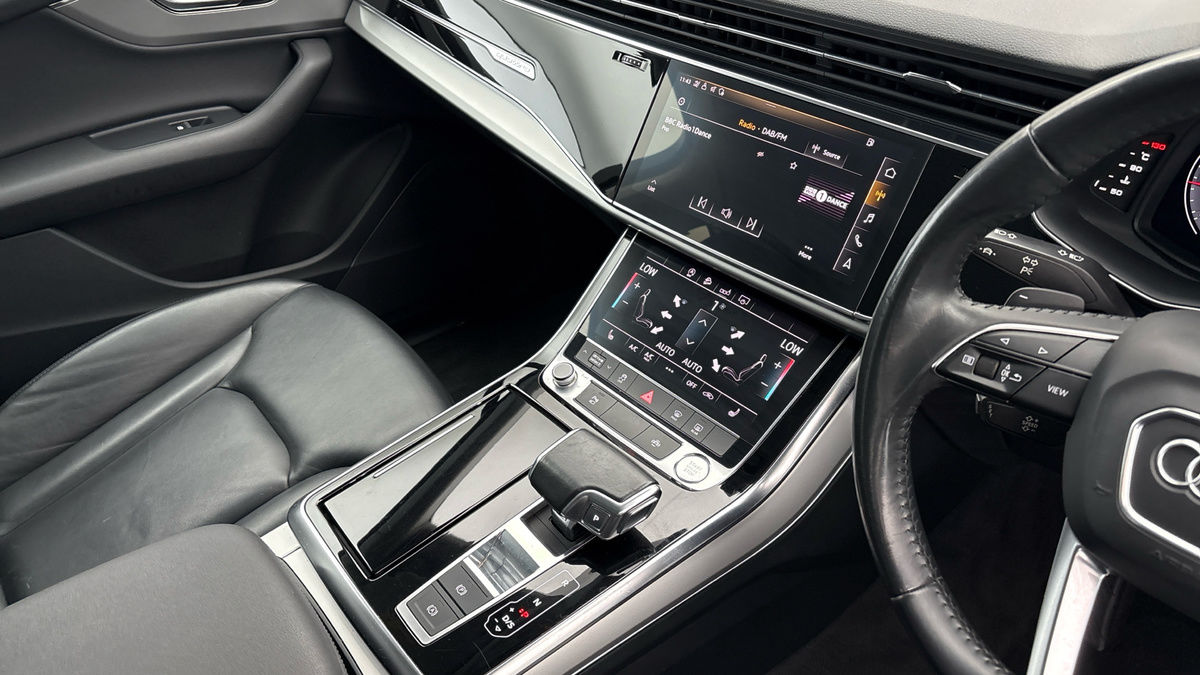 Audi Q7 Image 18