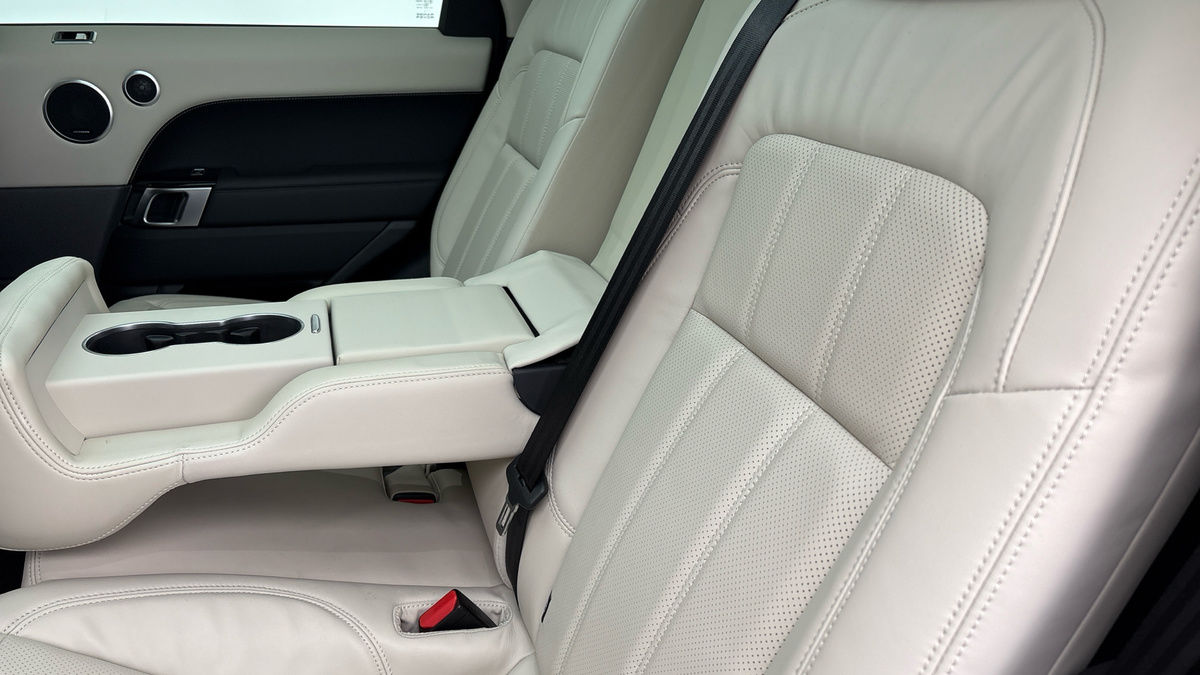 Land Rover Range Rover Sport Image 9