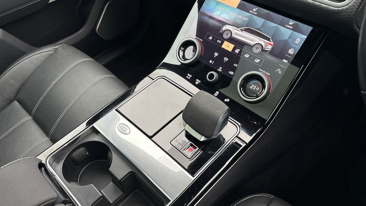 Land Rover Range Rover Velar Image 18