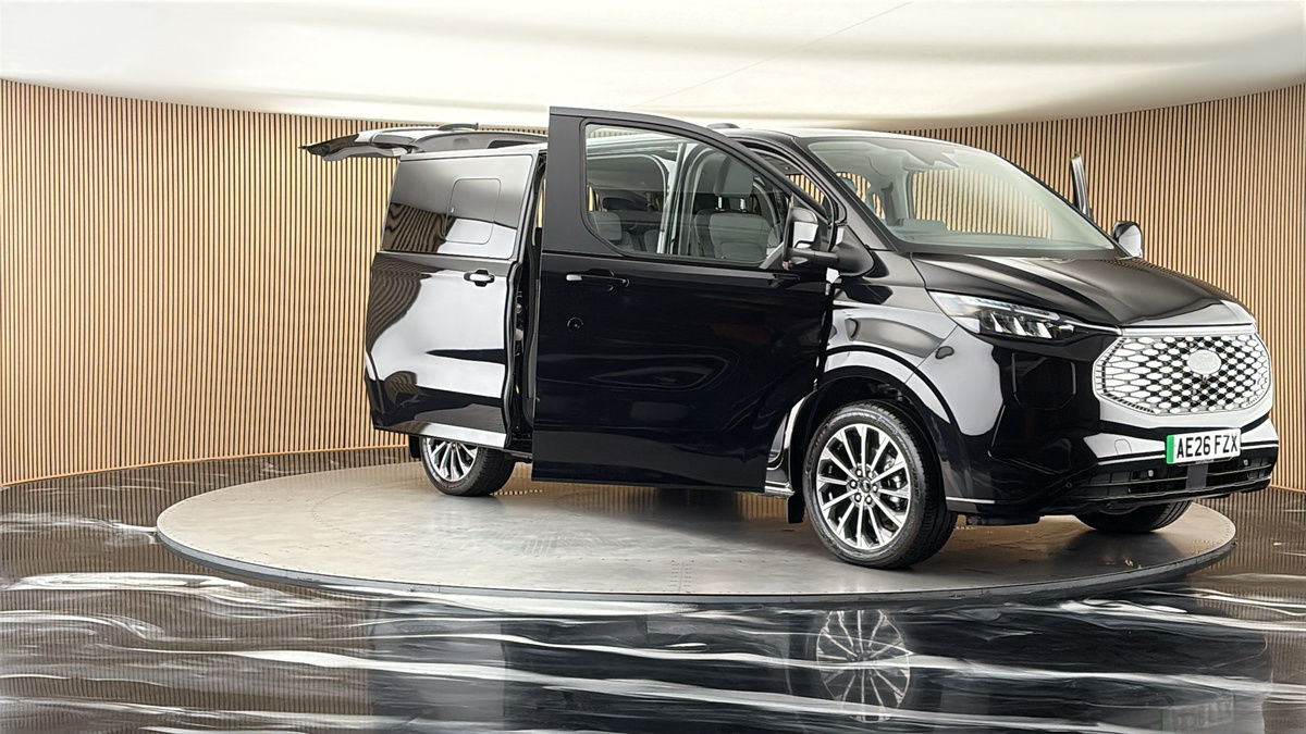 More views of Ford E-Tourneo Custom