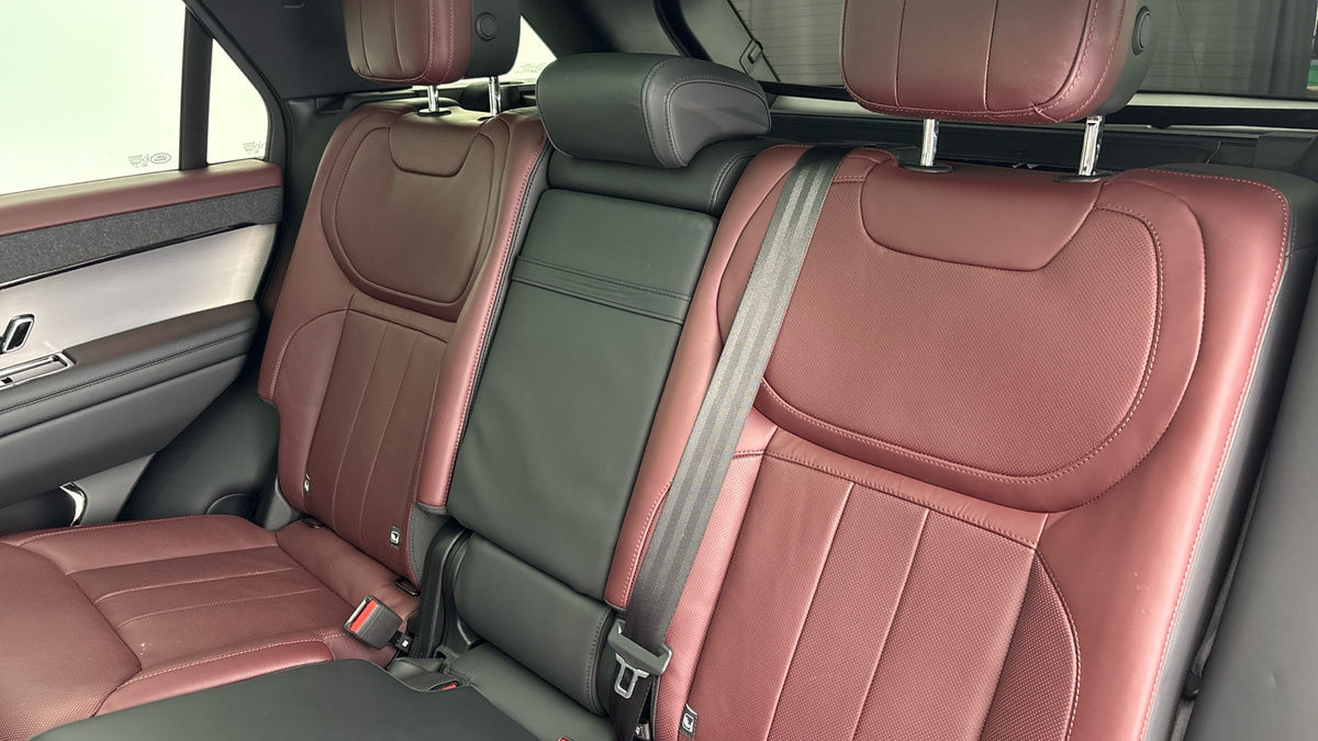 Land Rover Range Rover Sport Image 8