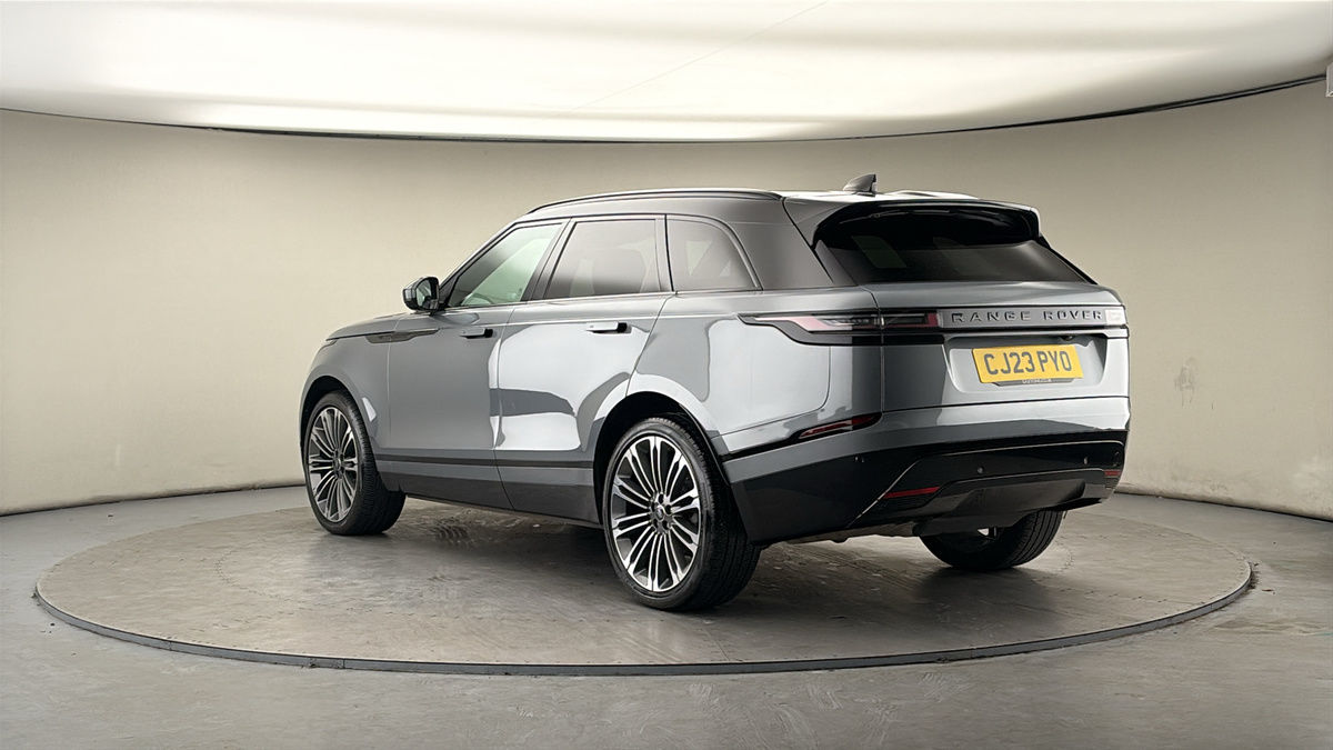 Land Rover Range Rover Velar Image 2