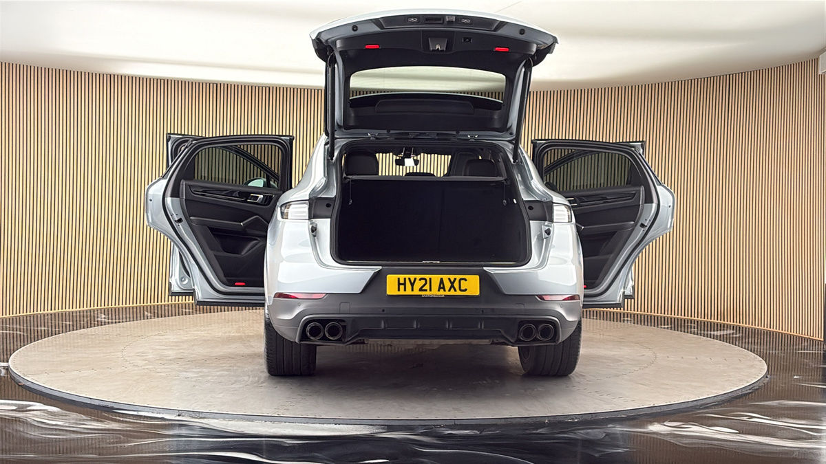 More views of Porsche Cayenne