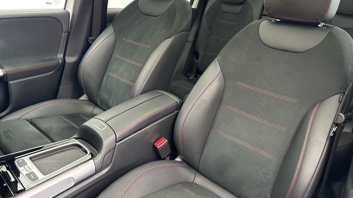 Mercedes-Benz GLB Image 7
