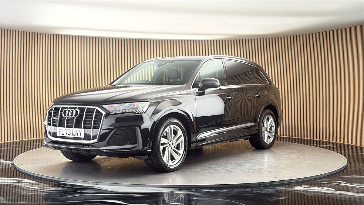 More views of Audi Q7