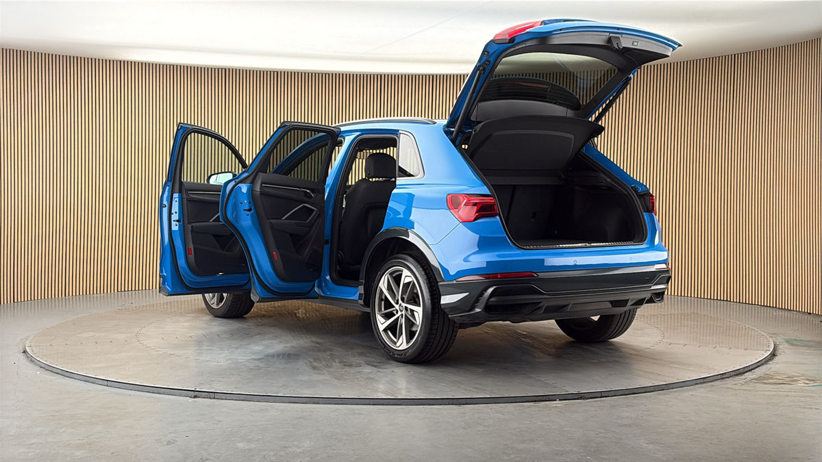 Audi Q3 Image 23