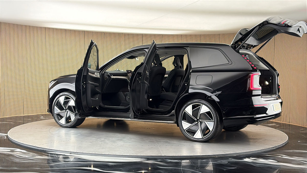 More views of Volvo EX90