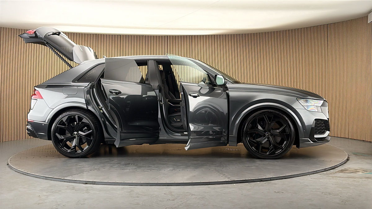 More views of Audi RSQ8
