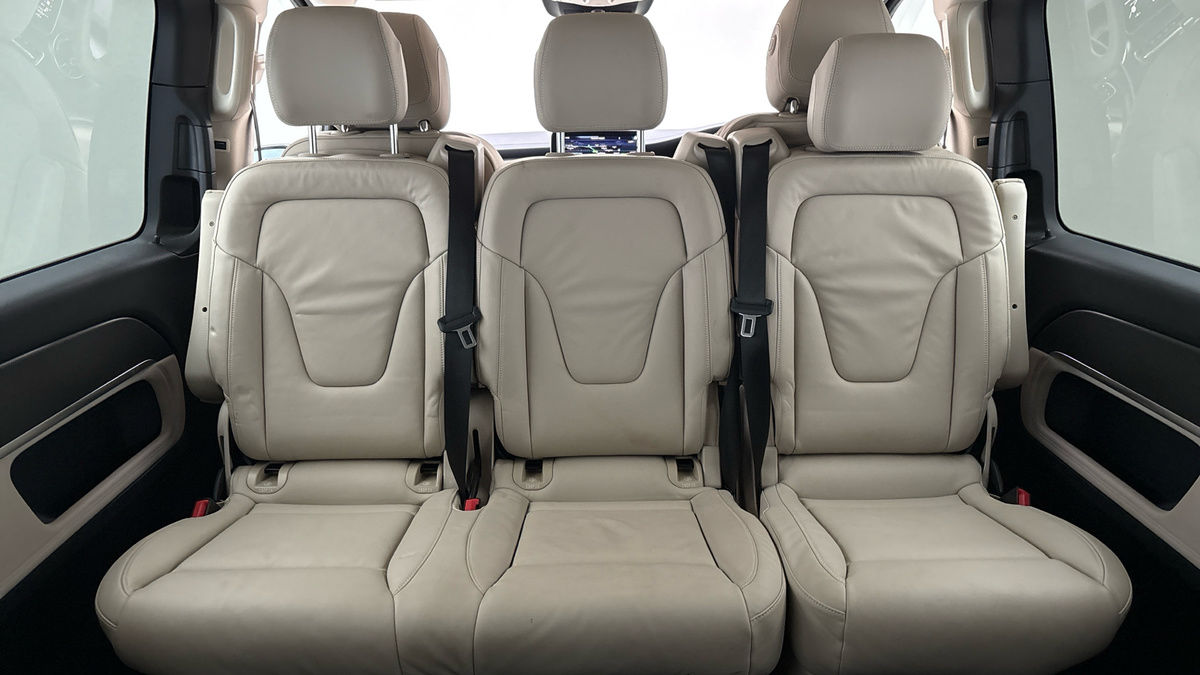 Mercedes-Benz V Class Image 31