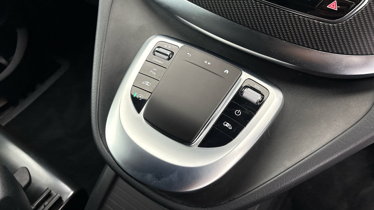 Mercedes-Benz V Class Image 27