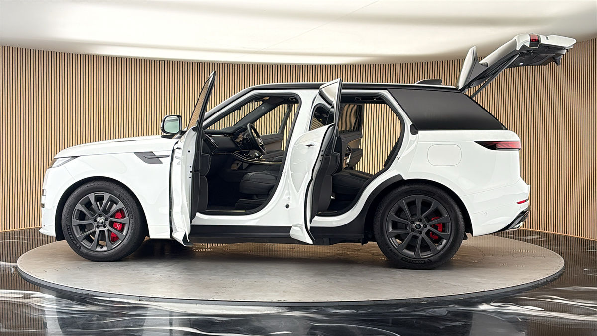 More views of Land Rover Range Rover Sport
