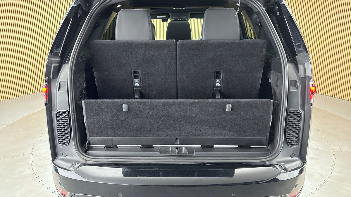 Land Rover Discovery Image 11