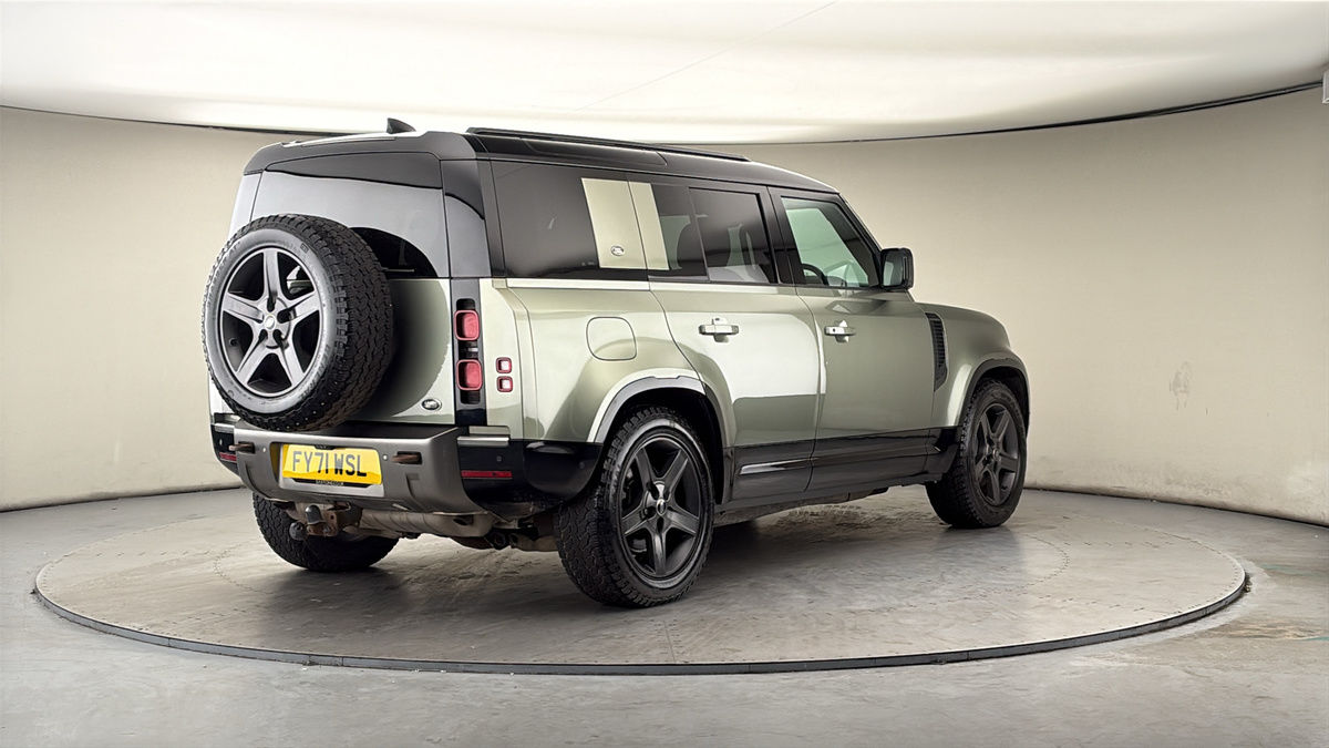 More views of Land Rover Defender 110