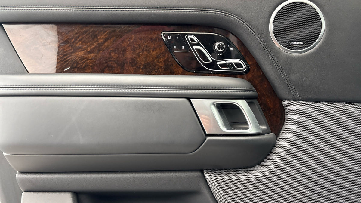 Land Rover Range Rover Image 19