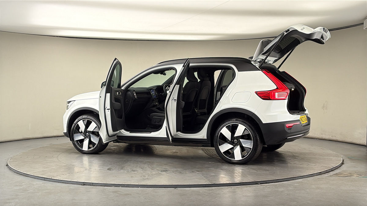 More views of Volvo XC40