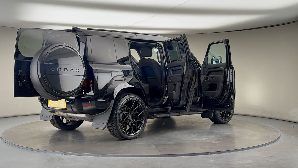 More views of Land Rover Defender 110