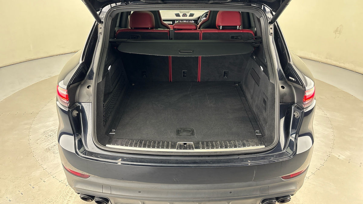 Porsche Cayenne Image 11