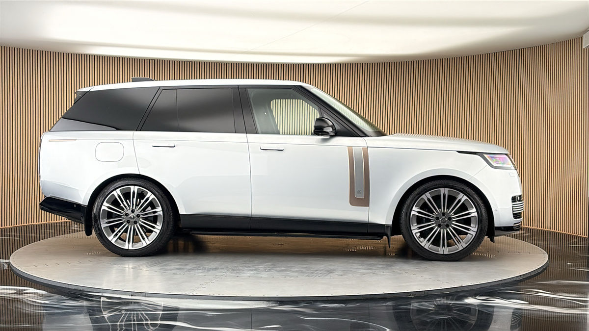 More views of Land Rover Range Rover