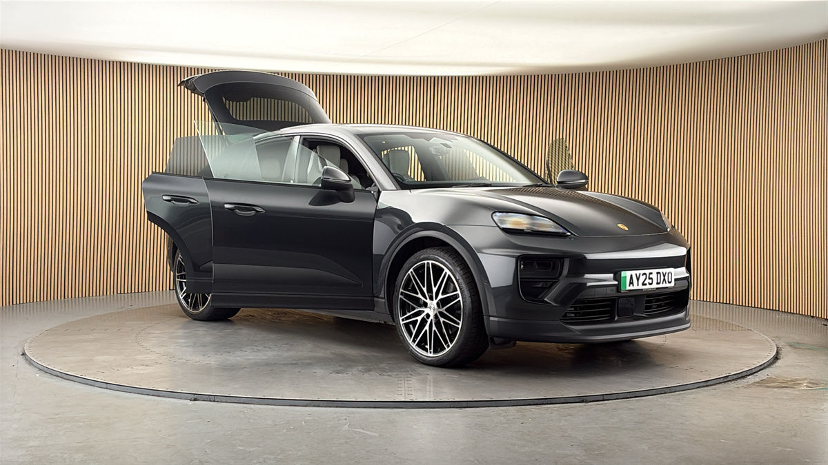 More views of Porsche Macan