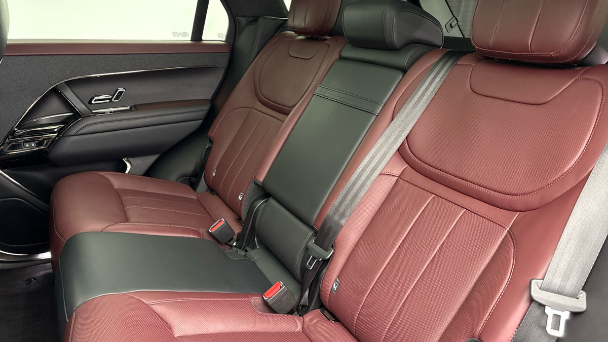 Land Rover Range Rover Sport Image 8