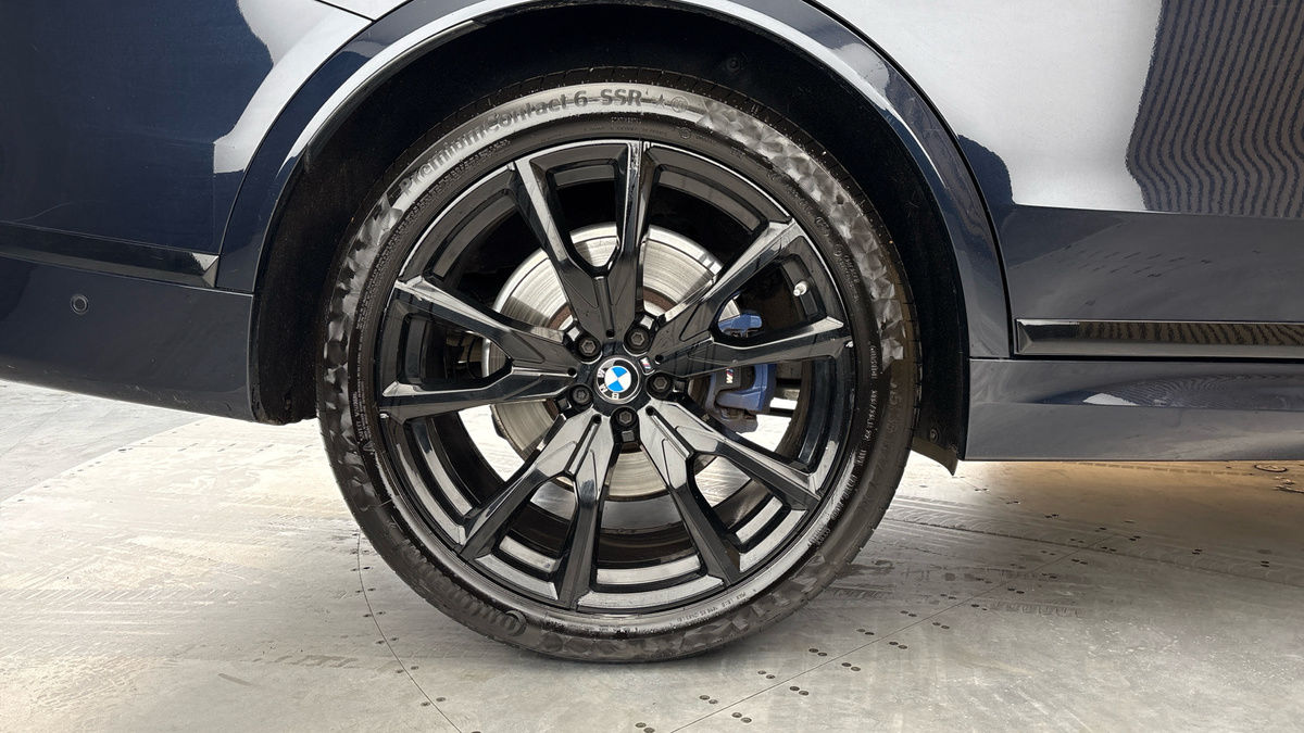 BMW X7 Image 10