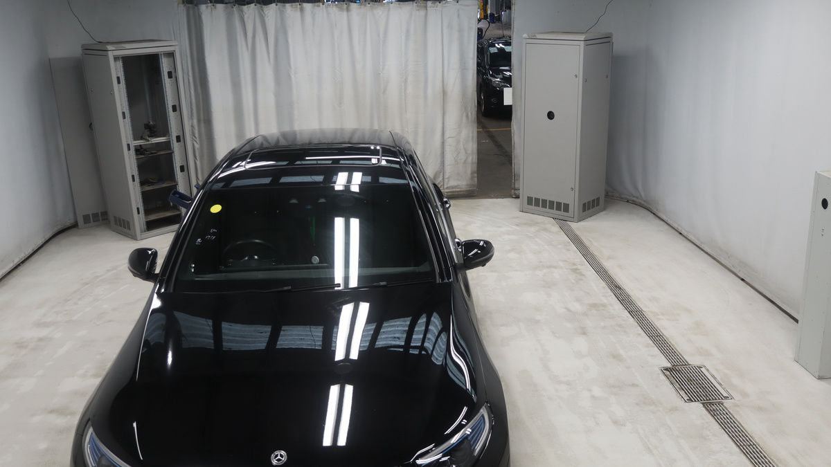 Mercedes-Benz EQC Image 7