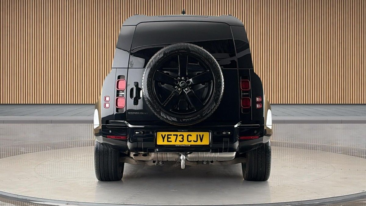 More views of Land Rover Defender 110