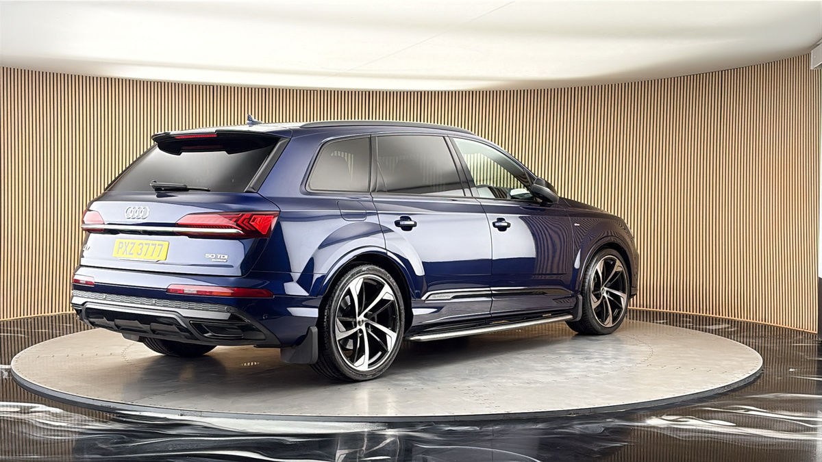 Audi Q7 Image 21