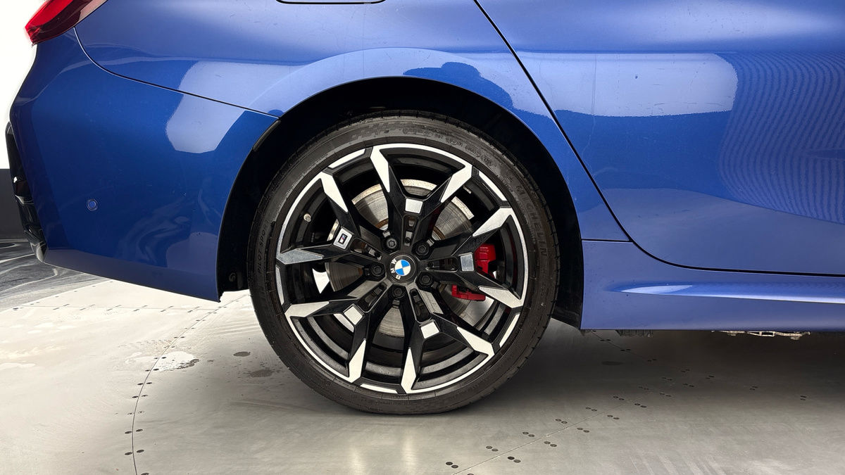 BMW 3 Series Image 10