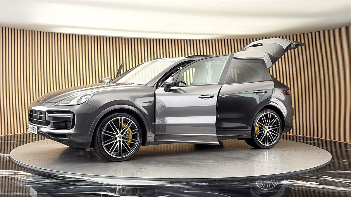 More views of Porsche Cayenne