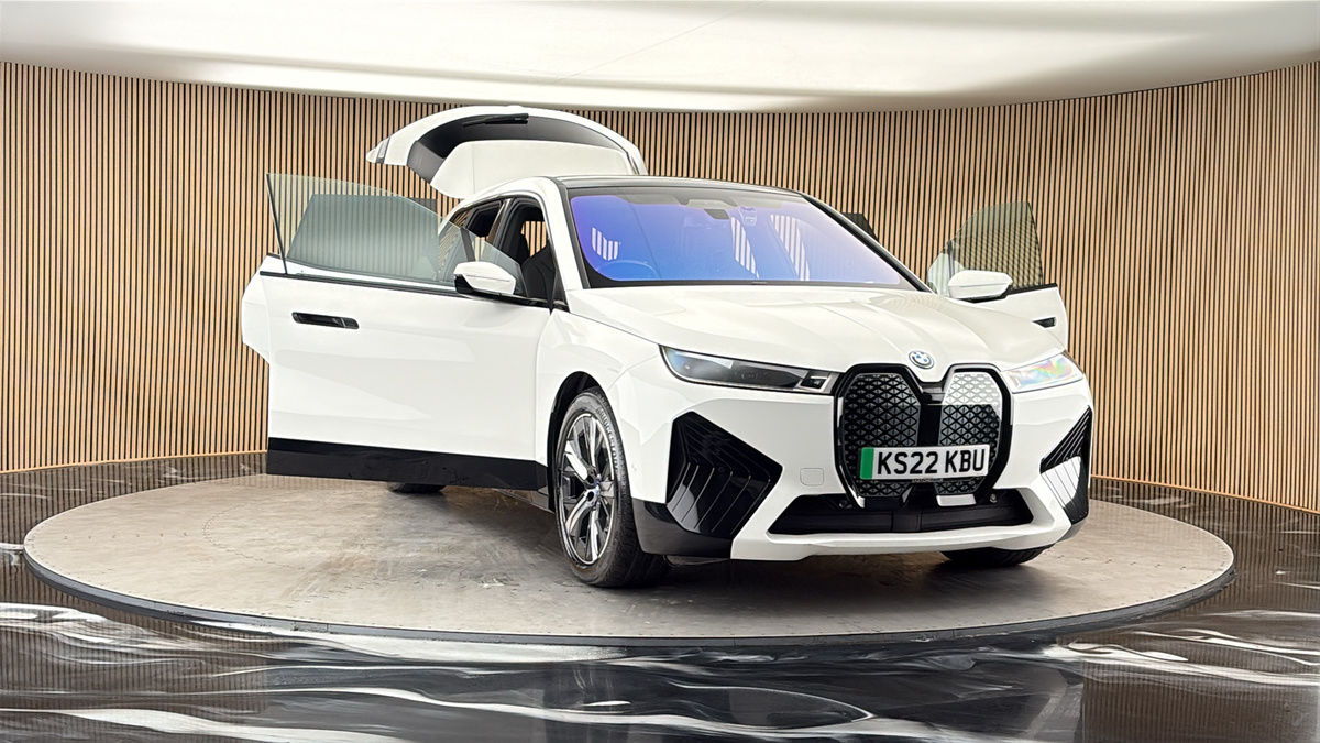 More views of BMW iX