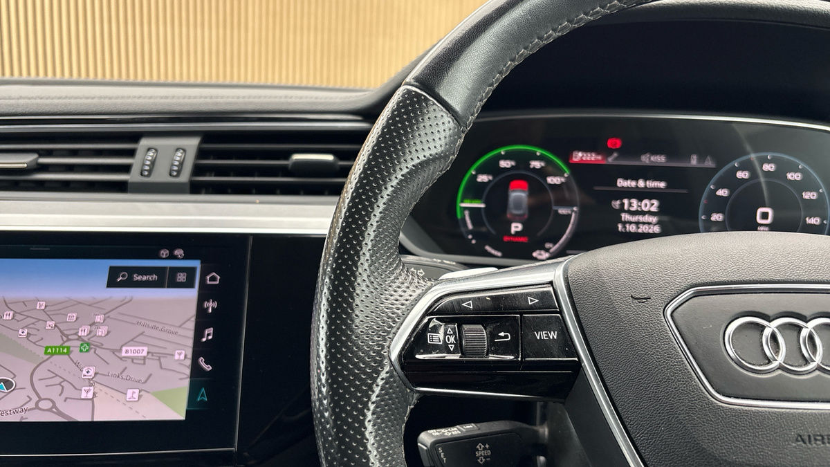 Audi e-tron Image 14