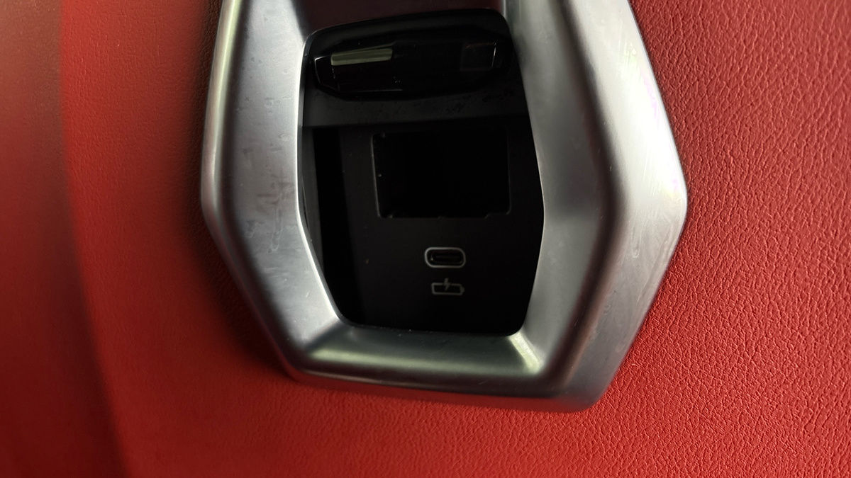 BMW XM Image 33