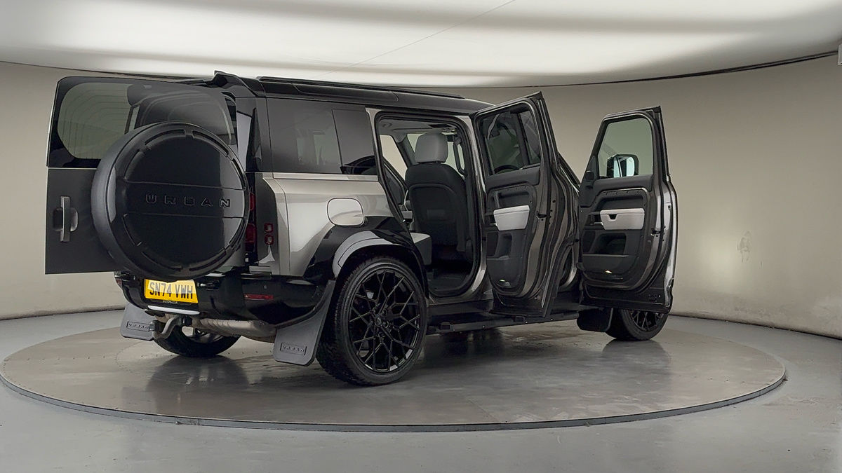 More views of Land Rover Defender 110