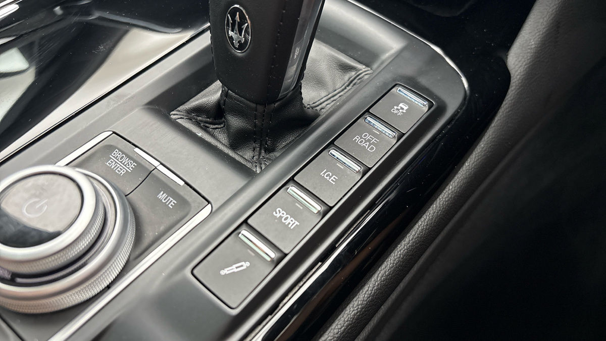 Maserati Levante Image 34