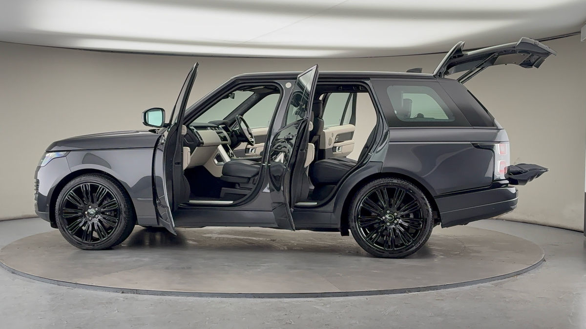 More views of Land Rover Range Rover