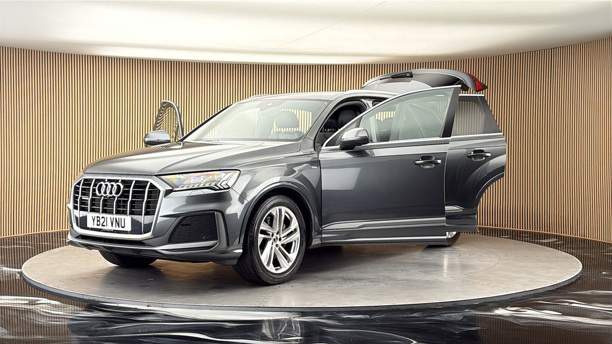 More views of Audi Q7