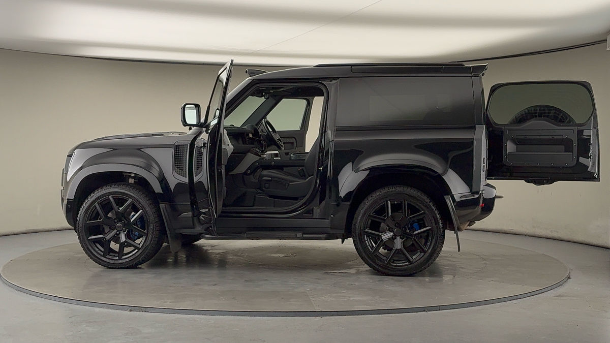 More views of Land Rover Defender 90