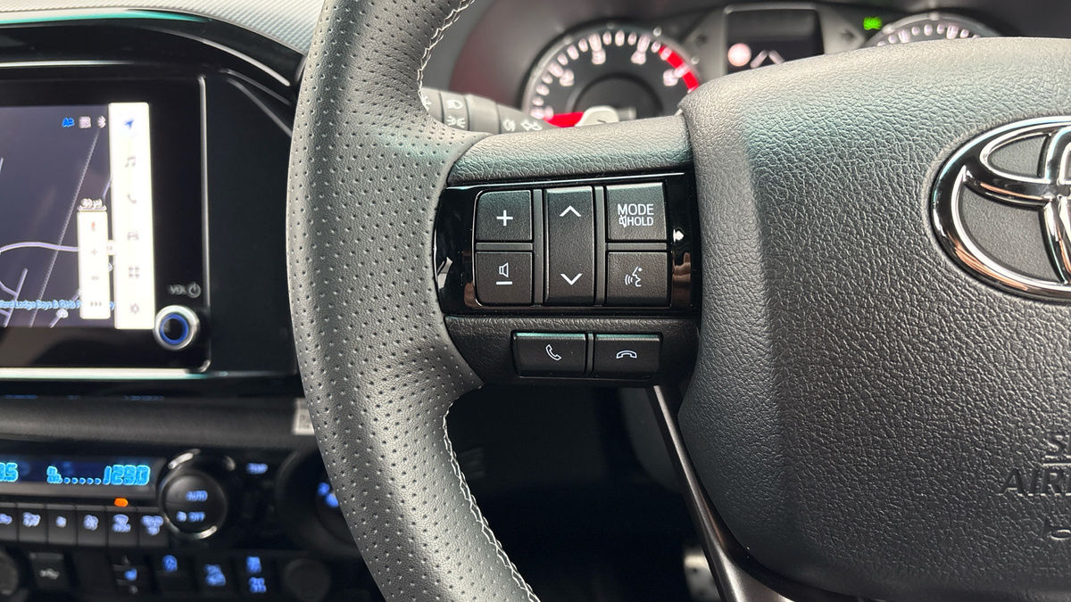 Toyota Hilux Image 13