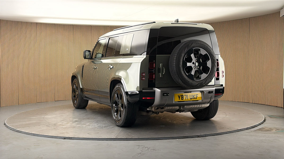 More views of Land Rover Defender 110