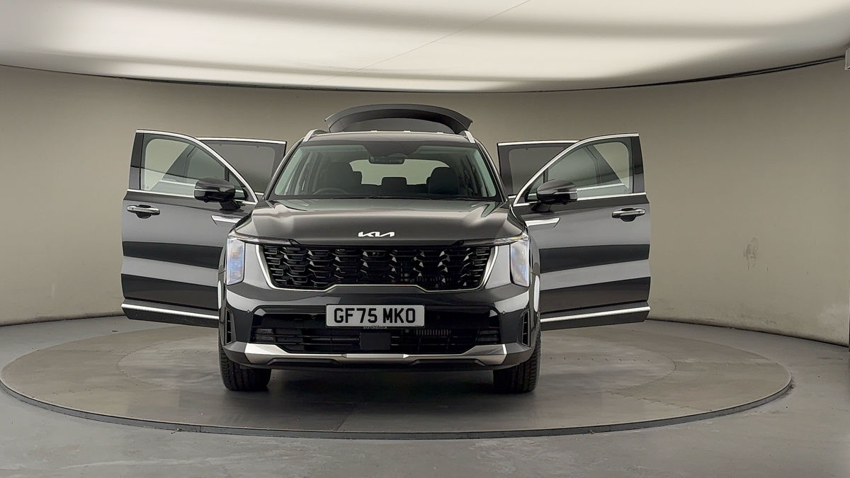 More views of Kia Sorento