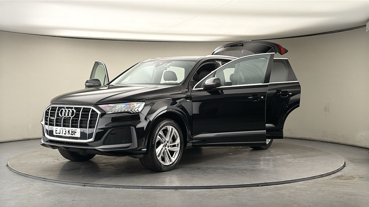 More views of Audi Q7