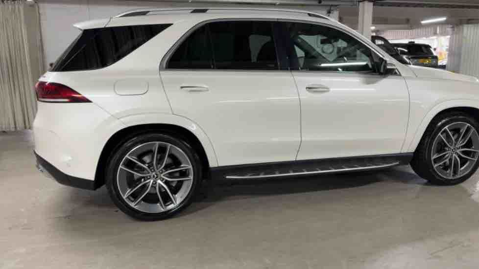 More views of Mercedes-Benz GLE