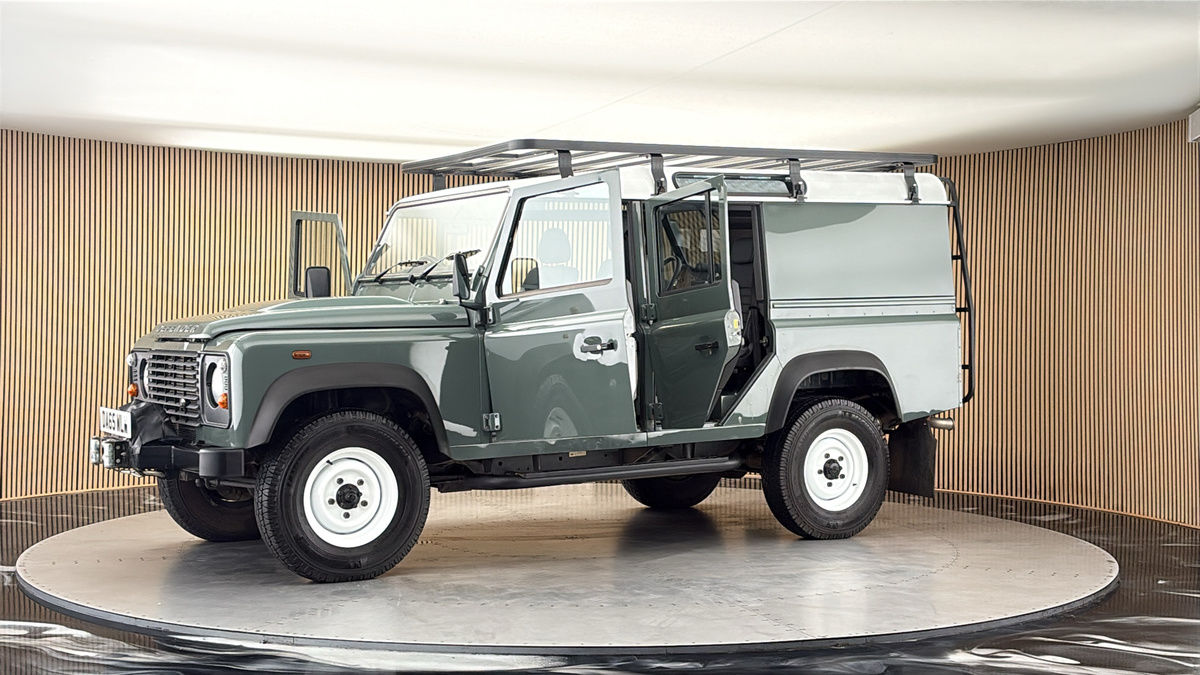 More views of Land Rover Defender 110