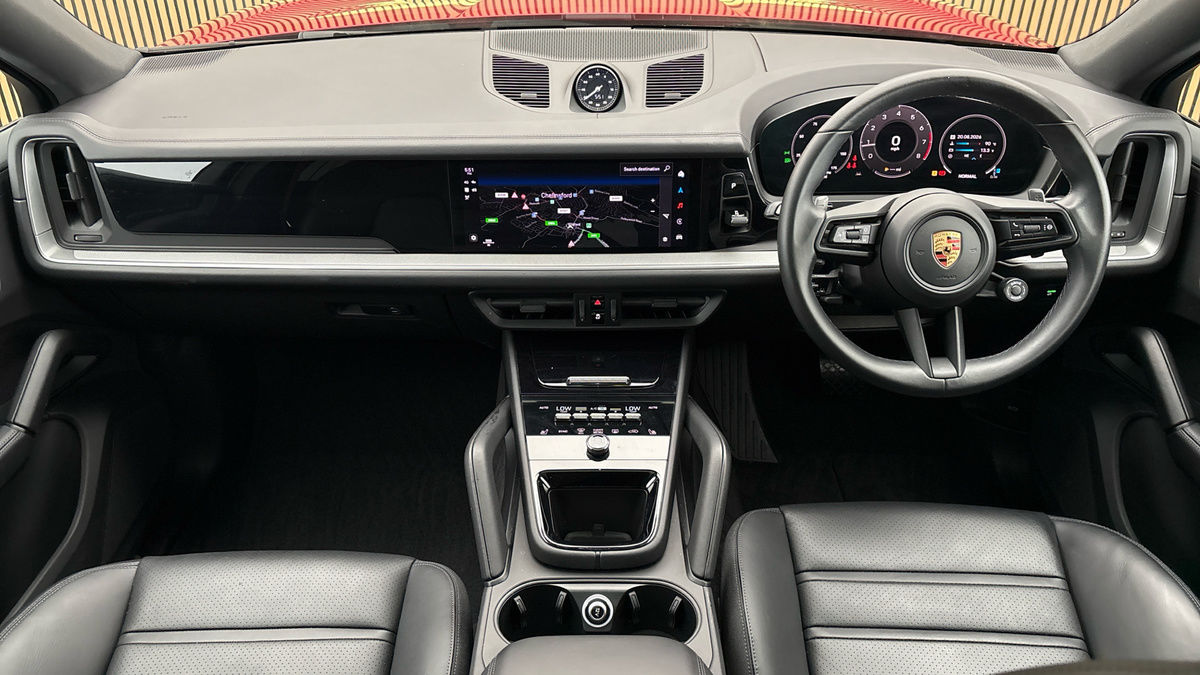 Porsche Cayenne Image 12