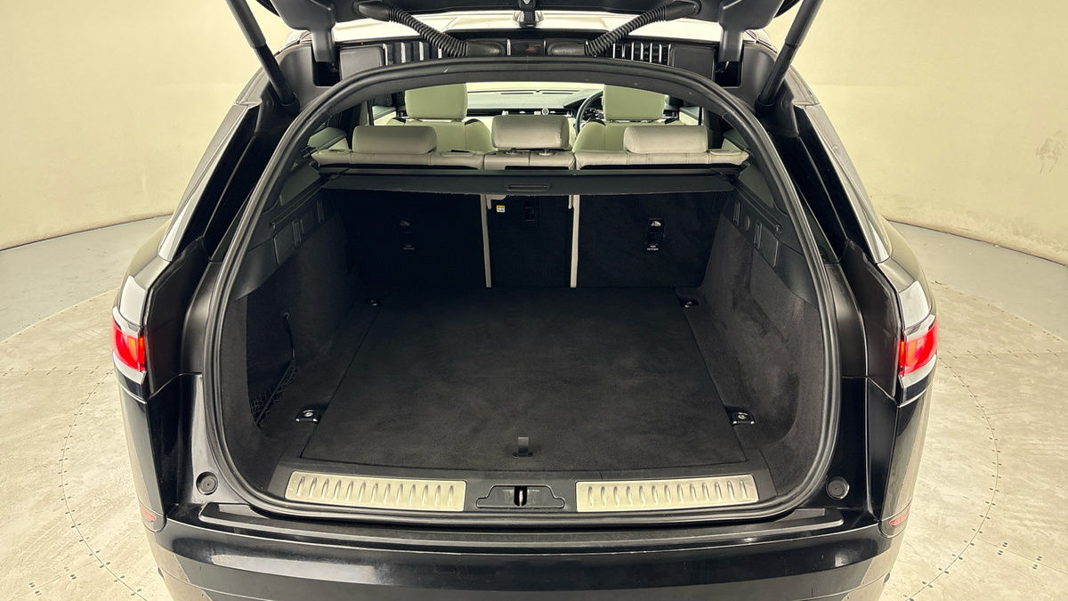 Land Rover Range Rover Velar Image 11