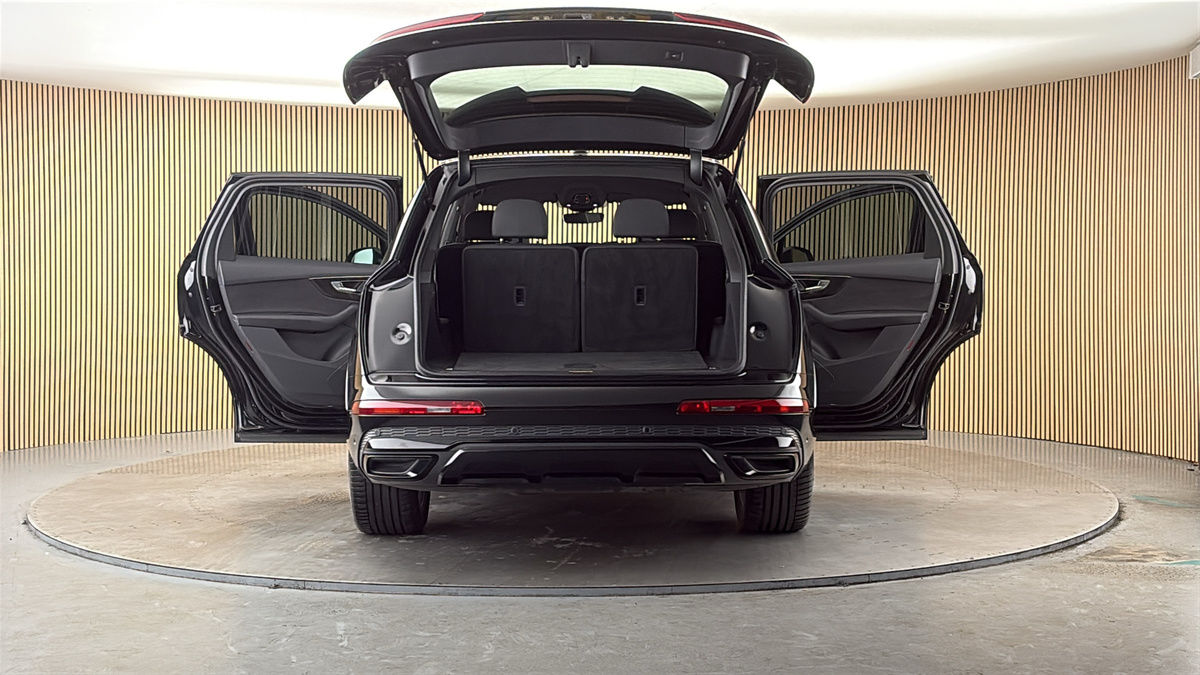 More views of Audi Q7