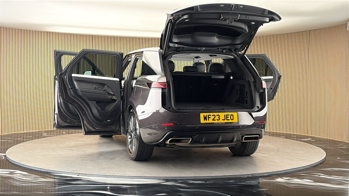 More views of Land Rover Range Rover Sport